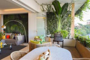 The Jungle - SOHO luxury with full kitchen