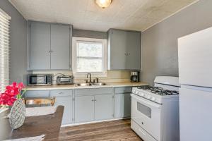 Near Sabine Lake Pet-Friendly Apt in Port Arthur