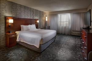 Courtyard by Marriott Fayetteville