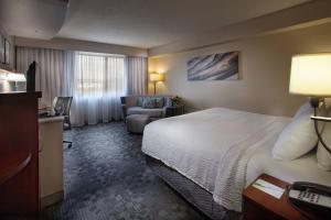 King Room with Sofa Bed room in Courtyard by Marriott Fayetteville