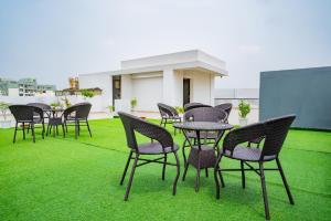 Housr 1RK & 1BHK Apartment Sector 28 Near Galleria Market