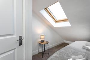 5 bedroom 3 bathroom Parking Contractors Relocations Families, Free high speed unlimited WIFI