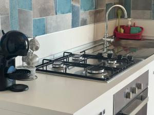 APARTMENT Aurora & Nicole IDEAL per biker con terazza vista mare parcheggio è Wi-Fi gratuiti