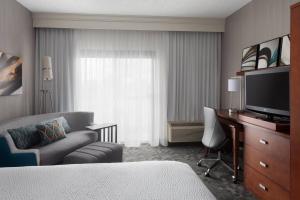 Courtyard Syracuse Carrier Circle