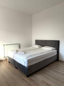 L&L rooms 