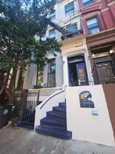 Macaw Guest House - New York