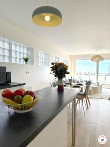Appartements Le Bord de Mer - Vue Mer - Terrasse - Parking : photos des chambres