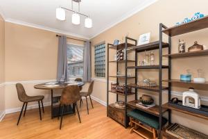 Charming Oak Park Retreat