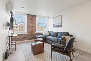 Roav Stays - J and K on Main Luxury Apartment 405 - Spokane