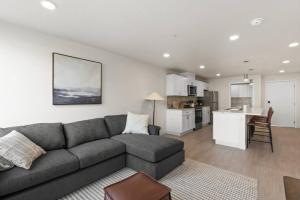 Stay Downtown! Coffee, Brunch, Walk to Everything 305