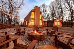 10 Min To Helen Hot Tub, Mtn Views, Game Room - 4hvězdičkové hotely ve městě Cleveland