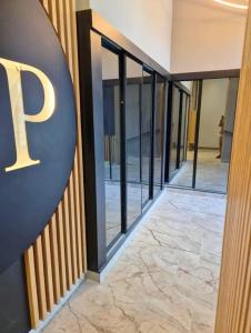 Square In - FREE GARAGE-