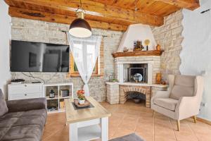 Villa Sonne in Central Istria for 8 people - pet friendly with private pool
