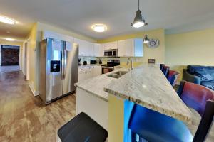 Put-in-Bay Waterfront Condo #109