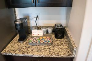 Spacious 3BR Home - Pool, Playground, EV Station L2, Near Freeway, Free Parking