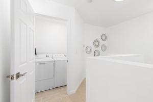 3 bedroom near Culver City-Palms