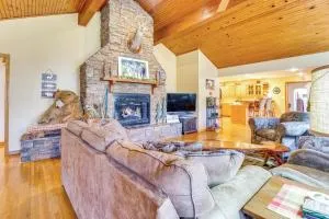 Hot Tub and Family Reunion Spacious Retreat! - Gainesville