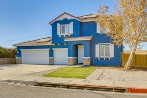 Pool Table and Charcoal Grill Home in Victorville! - 希斯皮里亚