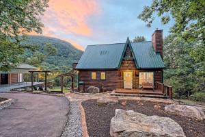 Serene Mountain Retreat Near Helen - 4hvězdičkové hotely ve městě Cleveland