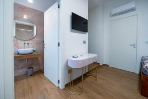 Double Room with Balcony and Sea View