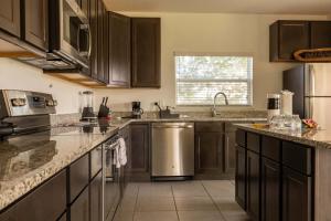 Bright Davenport Family Townhome near Disney