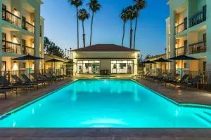 Courtyard by Marriott Palm Springs - 大教堂城