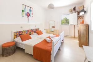 Triple Room with Balcony room in Onira