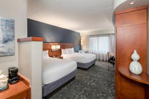 Queen Room with Two Queen Beds room in Courtyard Philadelphia Valley Forge Collegeville
