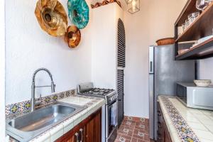 Authentic Condo - Zona Romantica