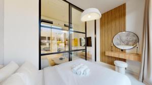 Loci Residences - Vibrant Studio in JVC