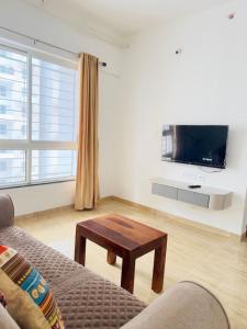 Eagles Nest Beautiful 2 BHK AC flat Baner Pune