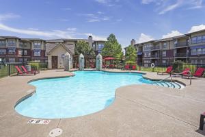 Landing at The Reserve at Elm - 2 Bedrooms in Jenks