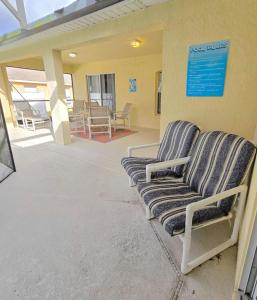 Joyful and Bright 4 Bedroom 3 Bathroom Pool Home