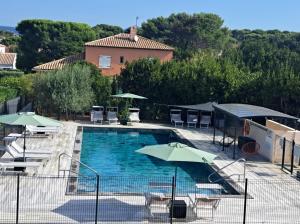 Studio a 400 m plage et piscine