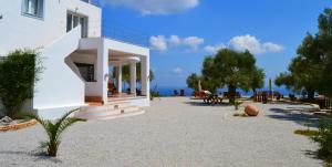 The Infinity 180 Luxury Suites Alonissos Greece