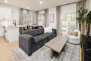 Brand New Stylish 3-Bedroom Home in Boiling Springs - سبارتنبرغ