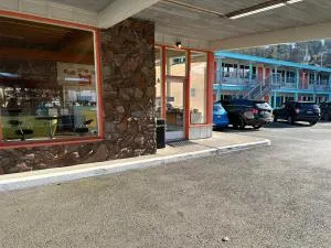 Atomic Motel - أستوريا