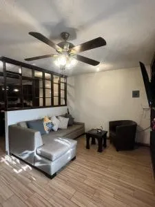 Bonita Casa Capri 5 m del consulado - Senecú