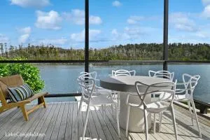 Lake Conjola, Deepwater resort Cabin 21 - Sassafras