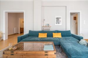 Spacious 2BDs Apt With Acropolis View In Center