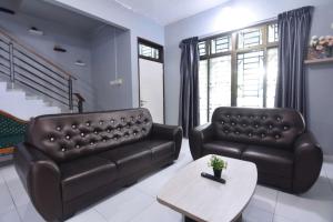A Stylish 4BR Home with Private Pool