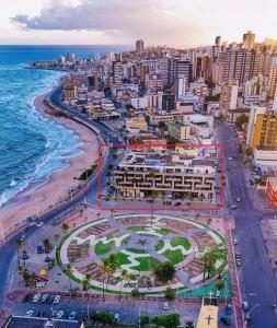 Flat Completo com cozinha no Melhor da Pituba, WIFI, Ar, Netflix, EDF Frente Mar, Piscina