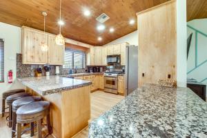 Castle Rock Views Sedona Retreat with Hot Tub!