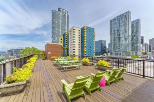 SpaceNeedleNest, Retro Chic, Free Parking-Rooftop