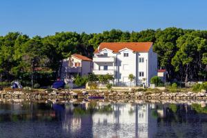 Apartments Maras