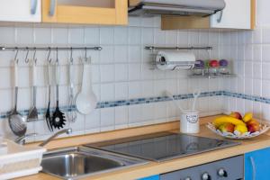 Apartments by the sea Njivice, Krk - 5296