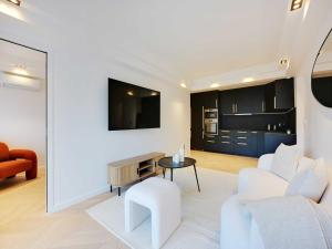 Charming apt with balcony - 2BR-4P - Suresnes