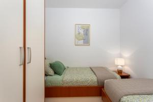 Apartments by the sea Njivice - Krk - 5295