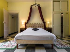 Castle Apartment in Chaleix by Forest