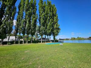 Acogedora Casa Frente al Lago Rapel